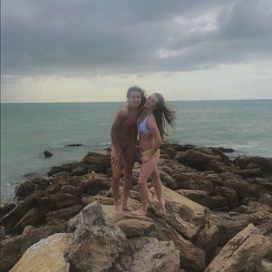 Meet your Posher, Elena